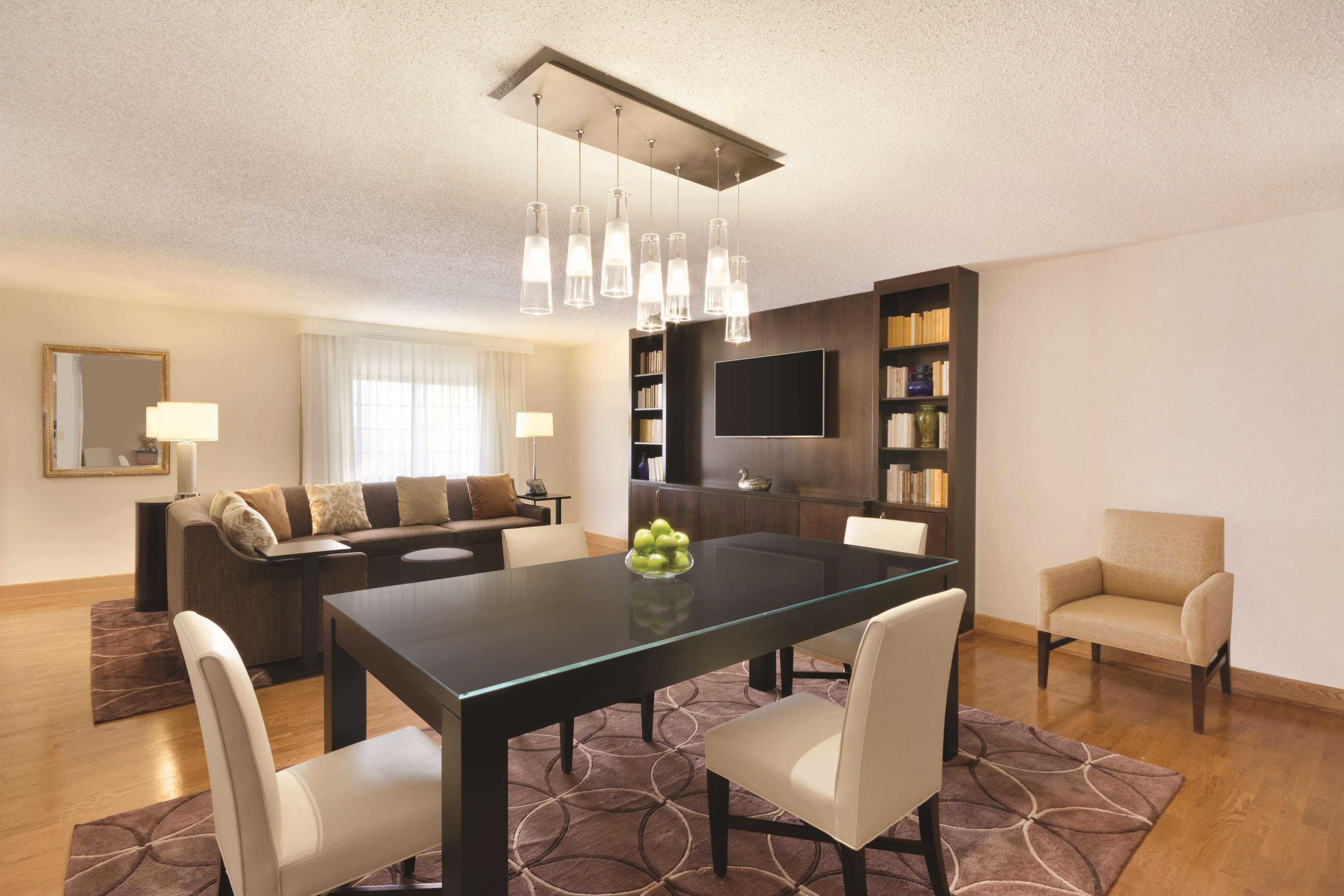 Embassy Suites Greenville Golf Resort & Conference Center Bagian luar foto