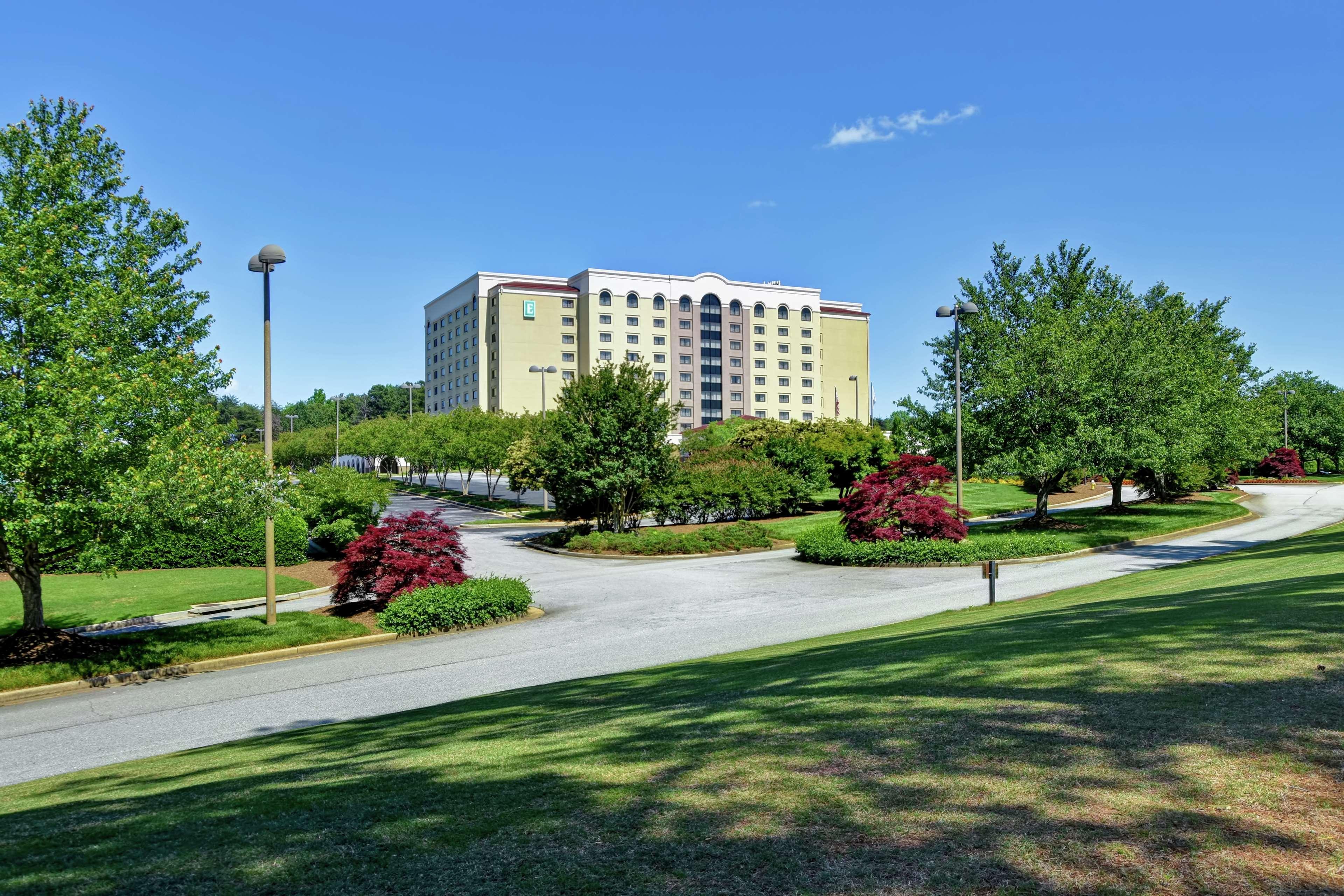 Embassy Suites Greenville Golf Resort & Conference Center Bagian luar foto
