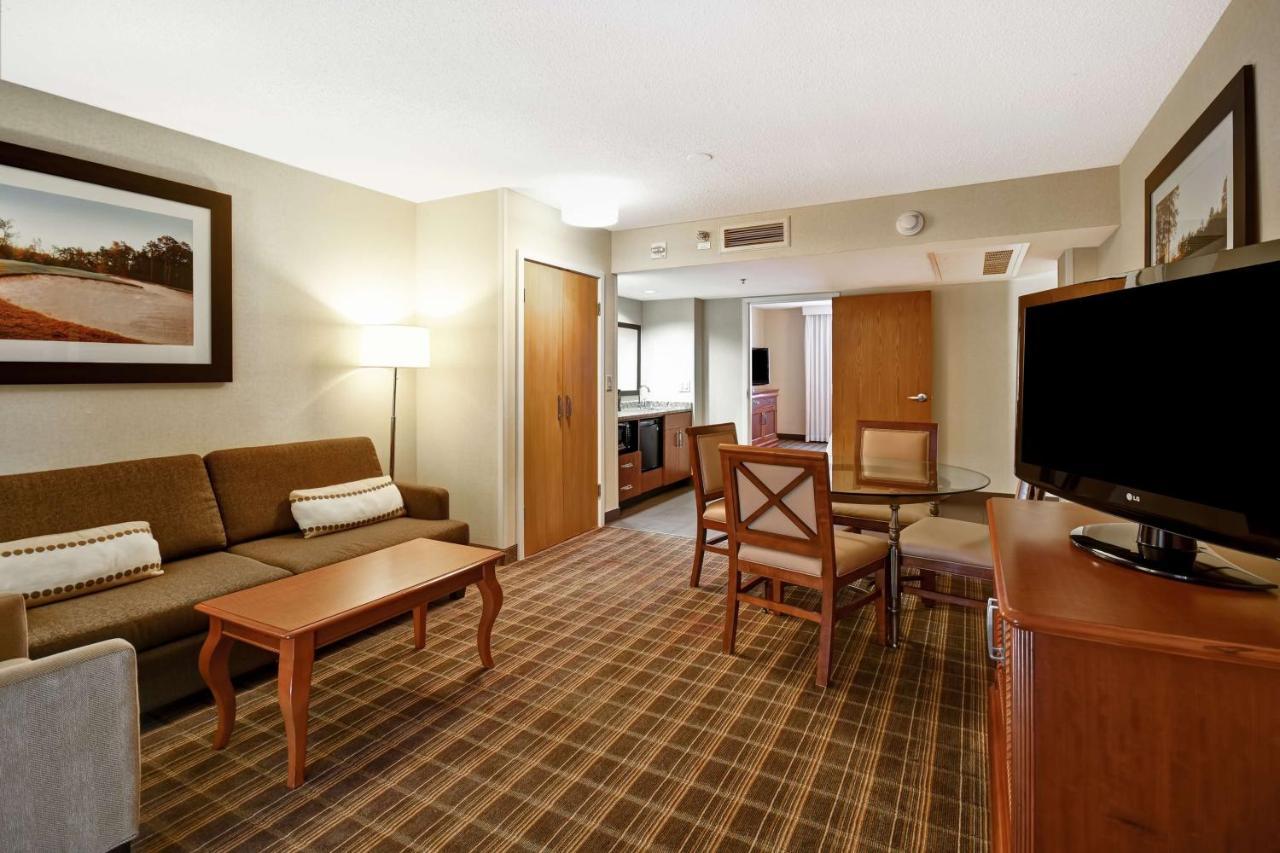 Embassy Suites Greenville Golf Resort & Conference Center Bagian luar foto