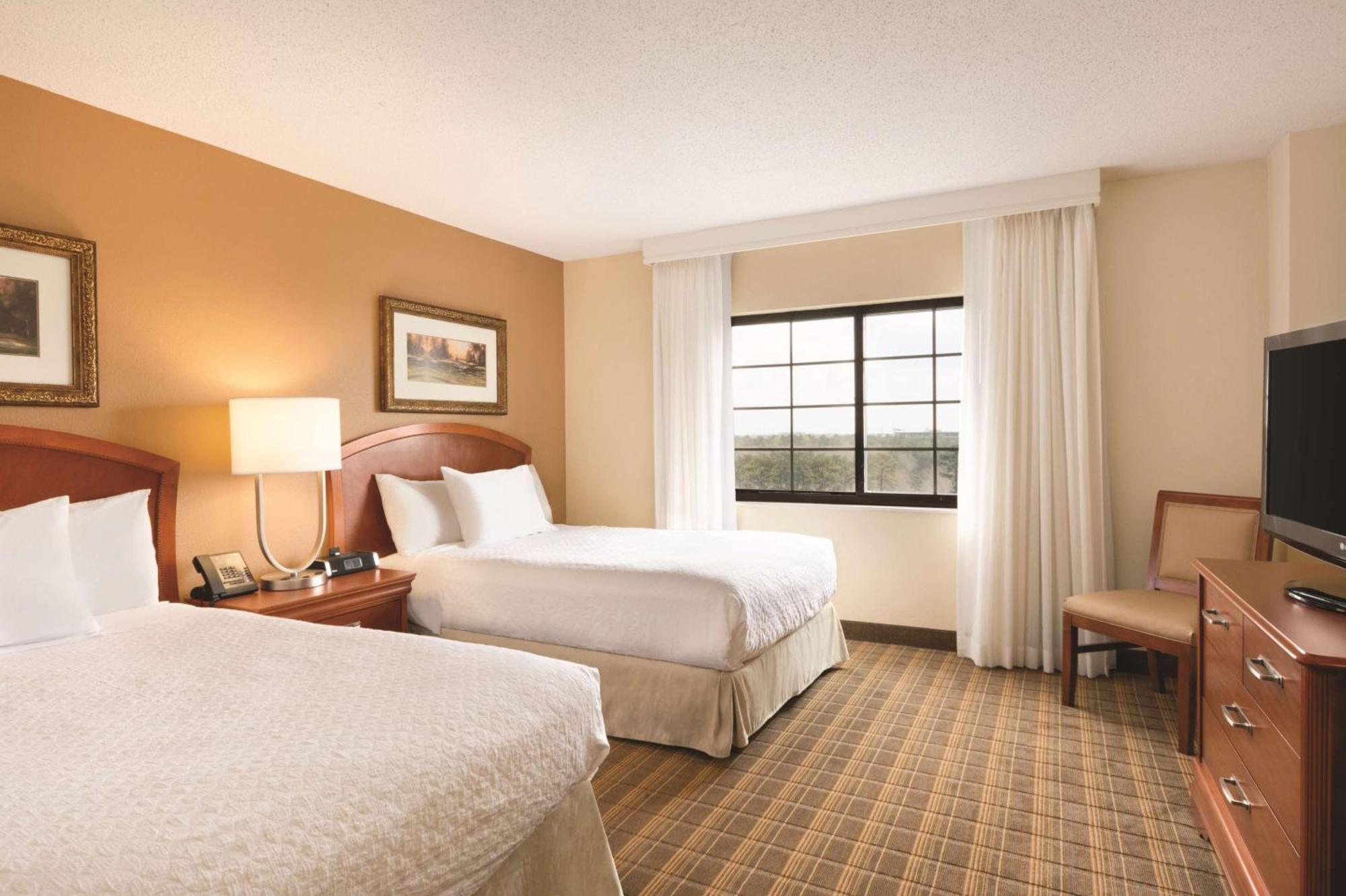 Embassy Suites Greenville Golf Resort & Conference Center Bagian luar foto