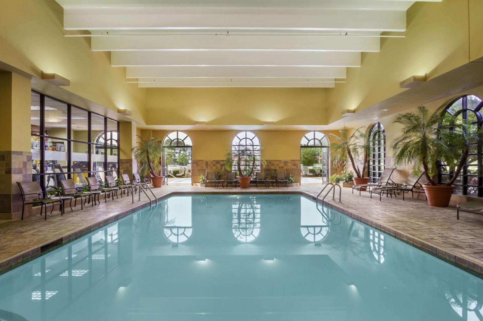 Embassy Suites Greenville Golf Resort & Conference Center Bagian luar foto