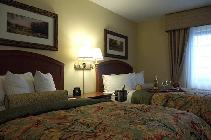Embassy Suites Greenville Golf Resort & Conference Center Bagian luar foto