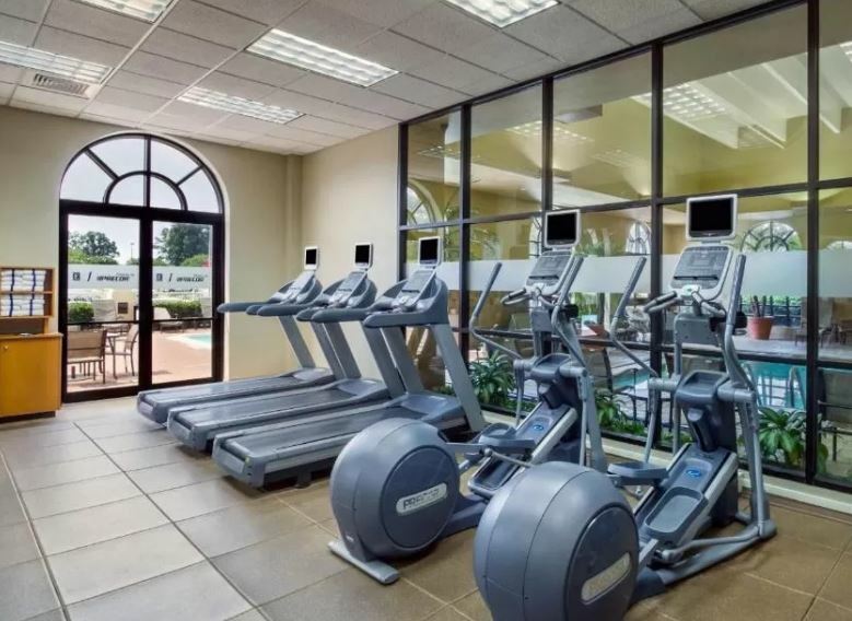 Embassy Suites Greenville Golf Resort & Conference Center Bagian luar foto