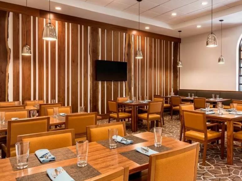 Embassy Suites Greenville Golf Resort & Conference Center Bagian luar foto