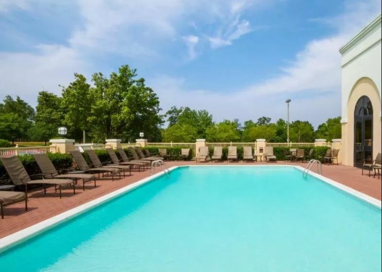 Embassy Suites Greenville Golf Resort & Conference Center Bagian luar foto